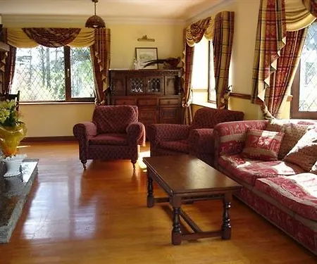 Hotel Abbey Court